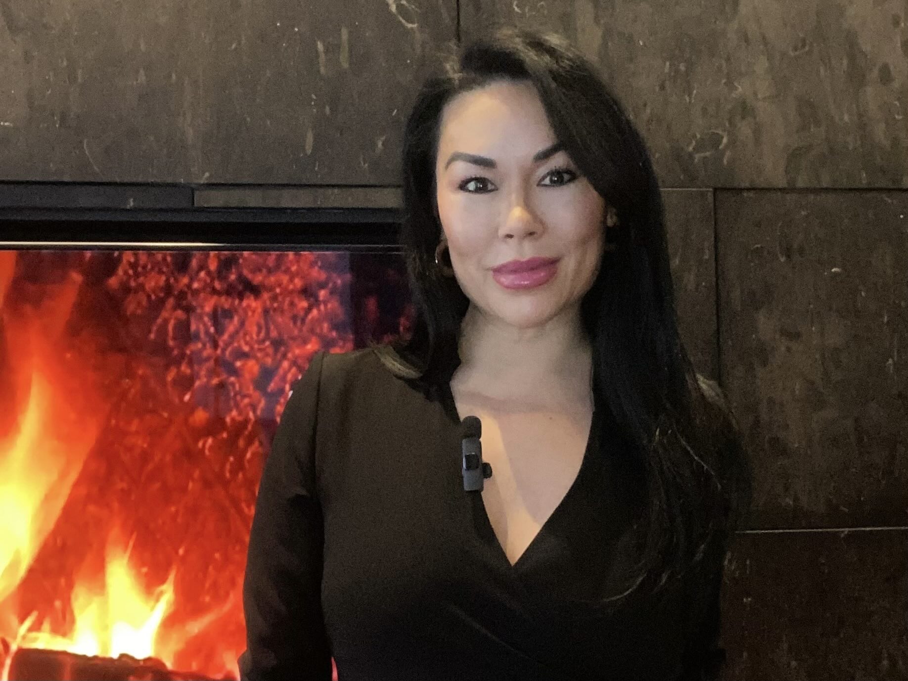 Inspirational female Speaker Gina Buckney